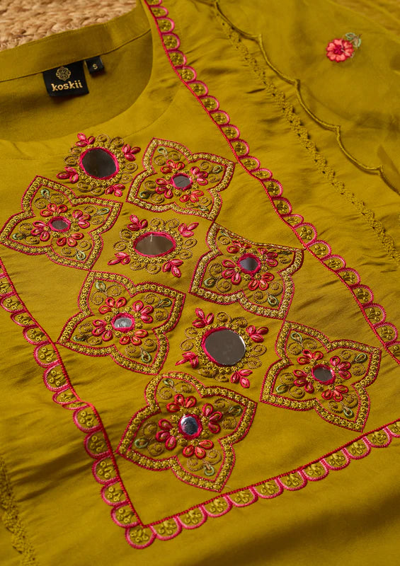 Mehendi Art Silk Threadwork A-Line Kurta With Pant Regular And Dupatta