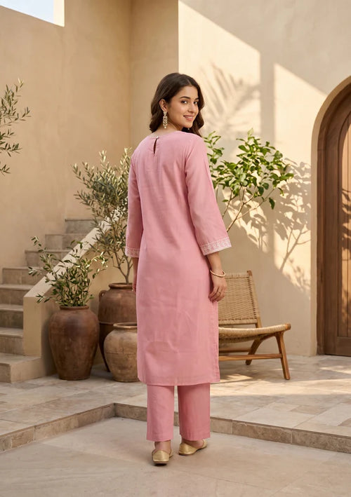 Gajari Pink Chanderi Threadwork Straight Kurta With Pant Regular And Dupatta